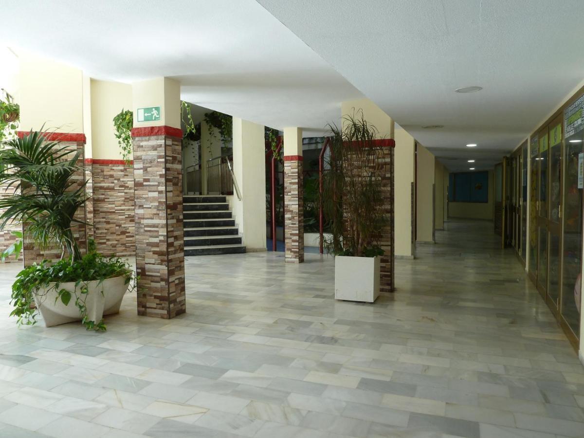 Parking Privado Benalbeach Benalmadena Exterior photo